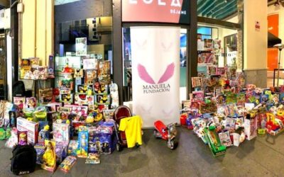 Manuela Fundacion lleva juguetes a más de 500 niños estas navidades en colaboración de multitud de empresas granadinas.